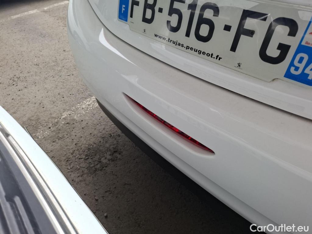  Peugeot  208  Affaire Premium Pack 1.2 80CV BVM5 E6dT #48