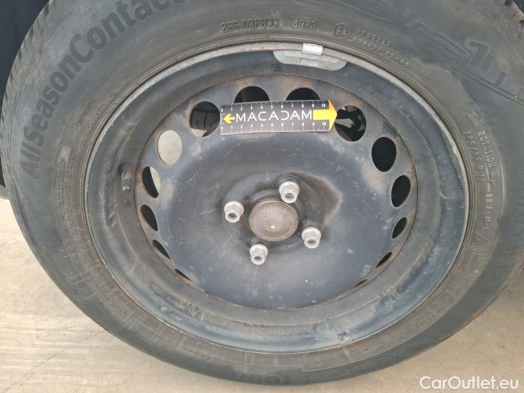  Renault  Clio  IV Air MediaNav 1.5 dCi 75CV BVM5 E6 #15