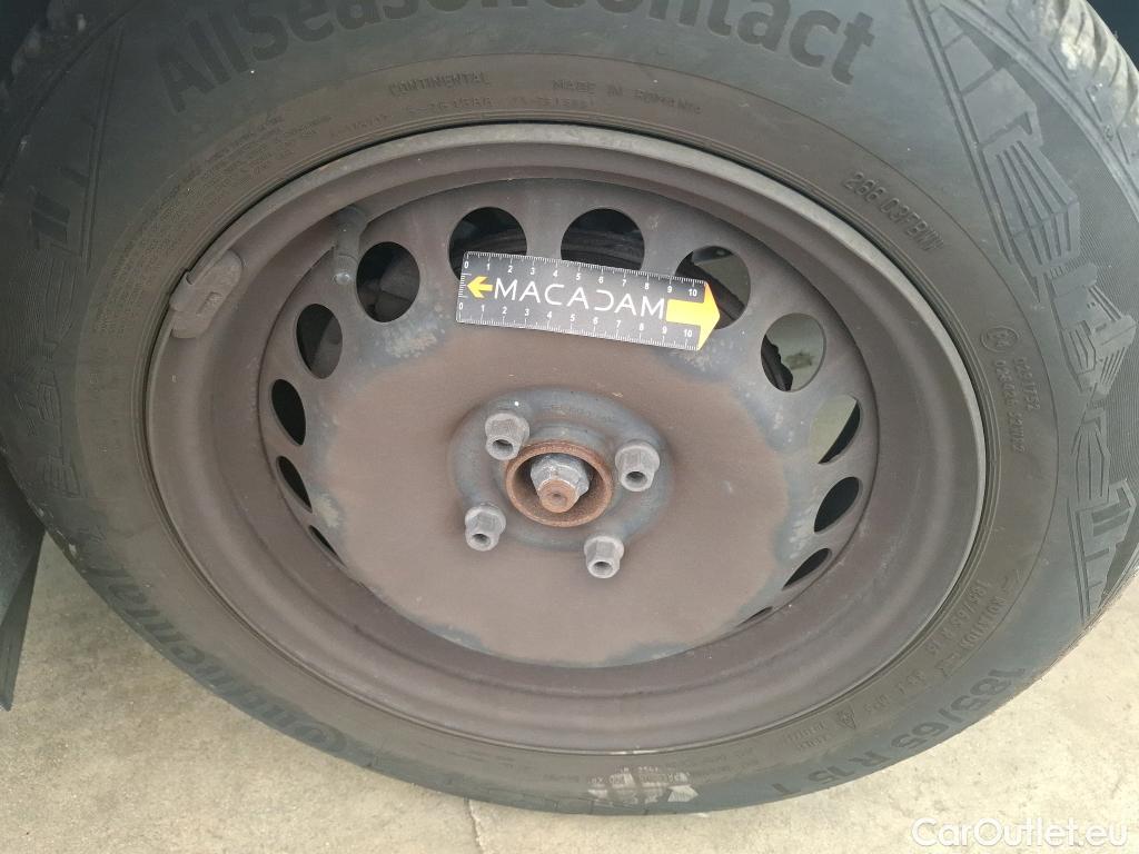  Renault  Clio  IV Air MediaNav 1.5 dCi 75CV BVM5 E6 #13