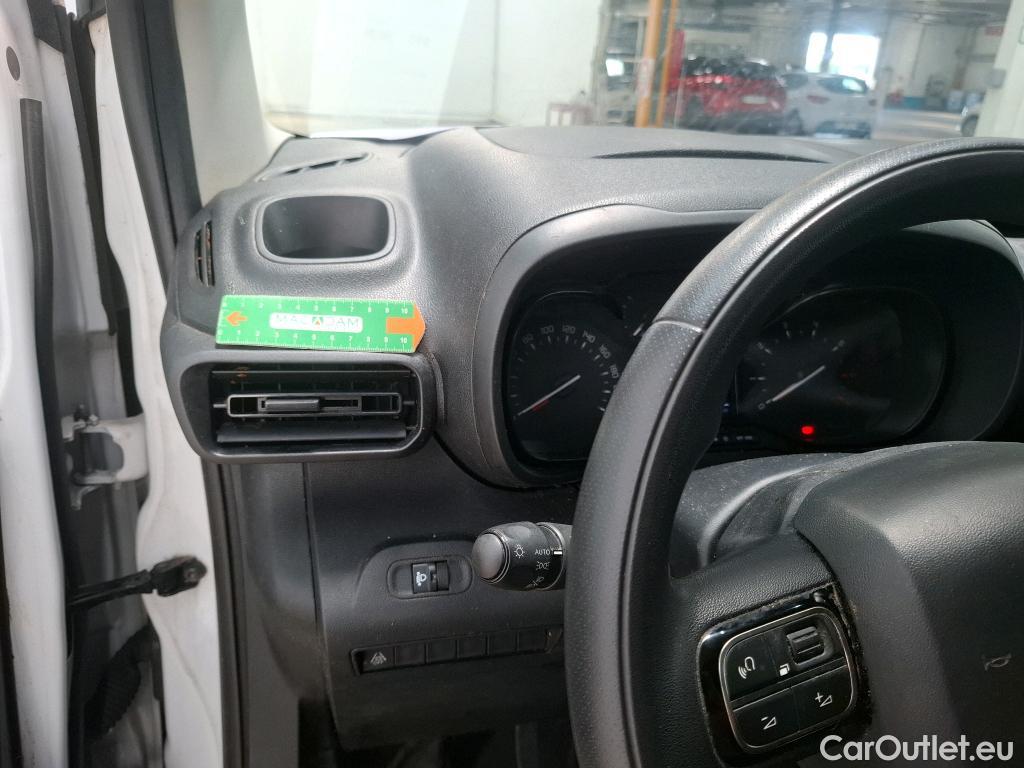  Citroen  Berlingo CITROEN  Van / 2018 / 4P / Fourgonnette XL 950kg BlueHDi 100 S&S BVM Driver #88