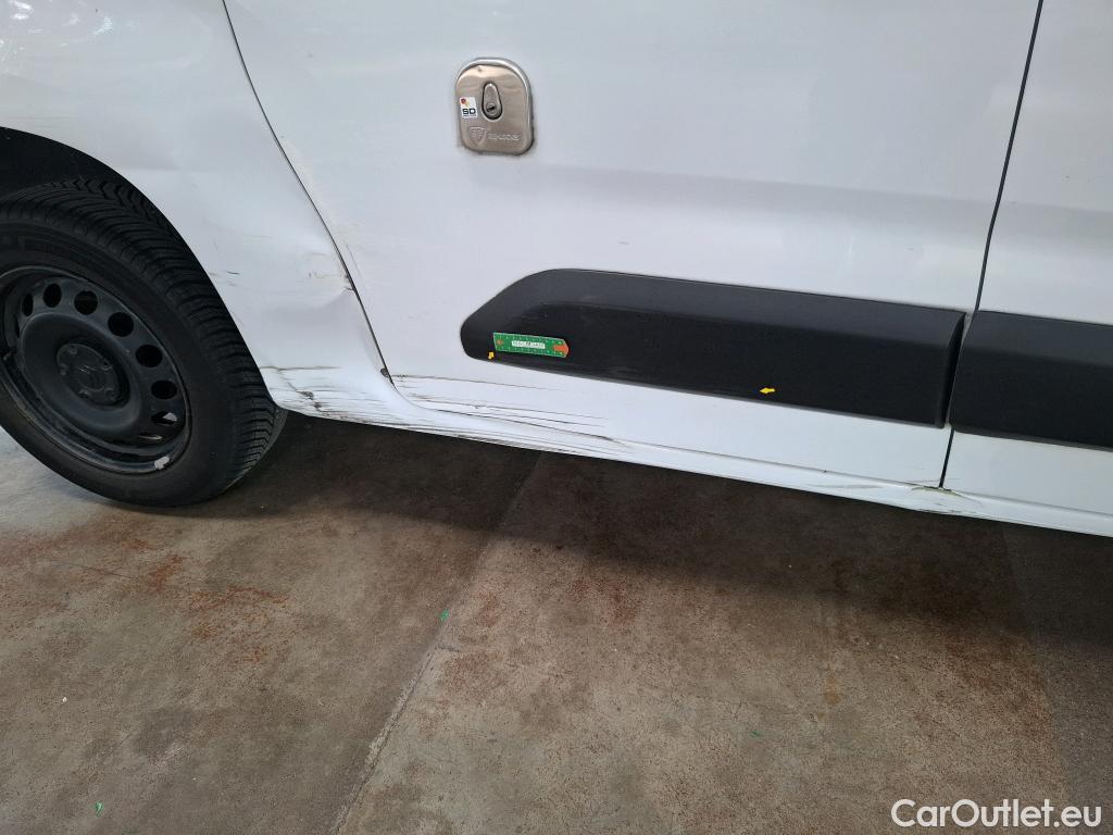  Citroen  Berlingo CITROEN  Van / 2018 / 4P / Fourgonnette XL 950kg BlueHDi 100 S&S BVM Driver #108