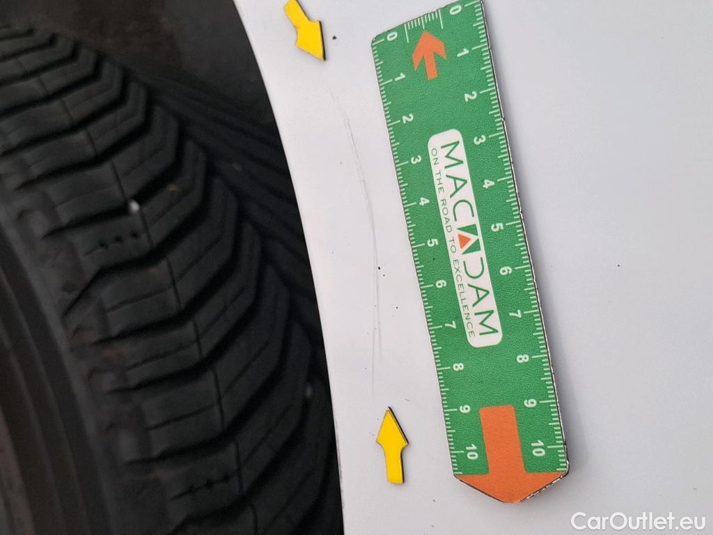 Citroen  Berlingo CITROEN  Van / 2018 / 4P / Fourgonnette XL 950kg BlueHDi 100 S&S BVM Driver #22
