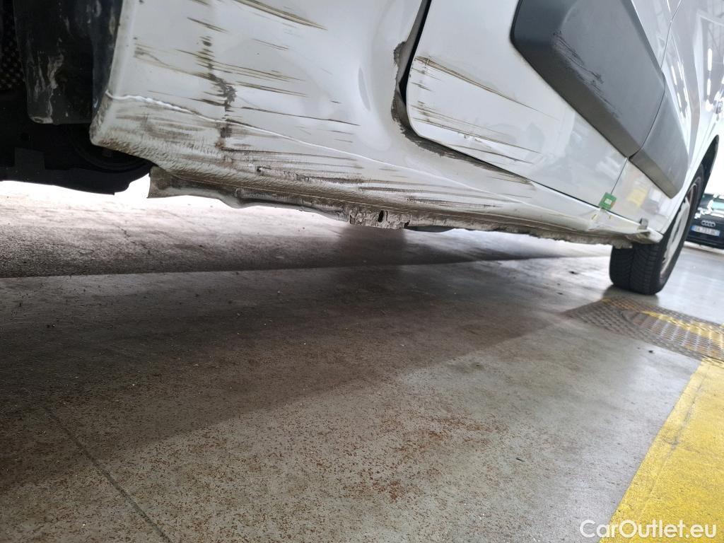  Citroen  Berlingo CITROEN  Van / 2018 / 4P / Fourgonnette XL 950kg BlueHDi 100 S&S BVM Driver #9