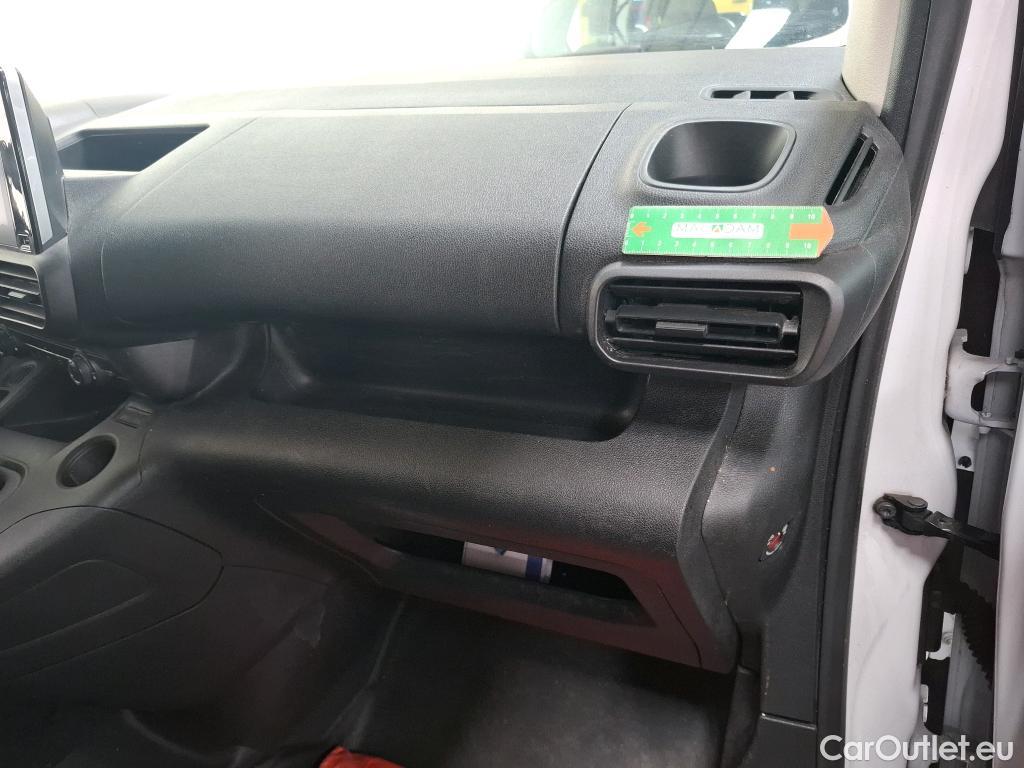  Citroen  Berlingo CITROEN  Van / 2018 / 4P / Fourgonnette XL 950kg BlueHDi 100 S&S BVM Driver #93