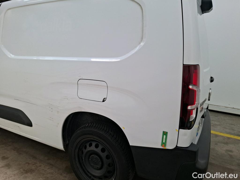  Citroen  Berlingo CITROEN  Van / 2018 / 4P / Fourgonnette XL 950kg BlueHDi 100 S&S BVM Driver #20