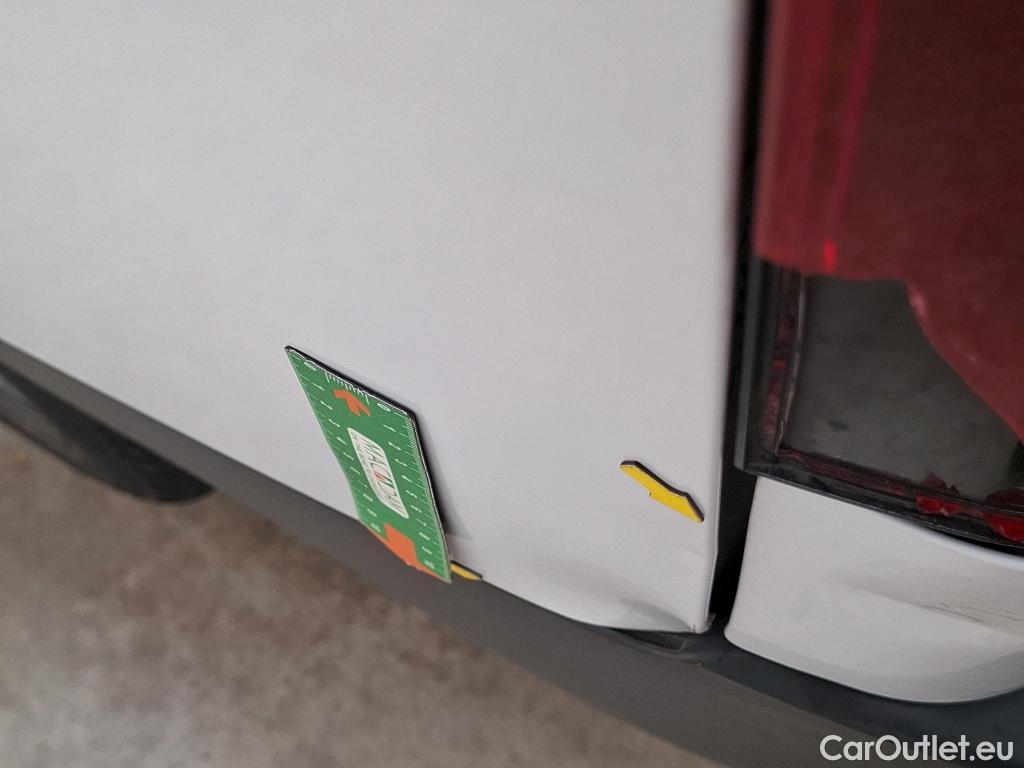 Citroen  Berlingo CITROEN  Van / 2018 / 4P / Fourgonnette XL 950kg BlueHDi 100 S&S BVM Driver #21