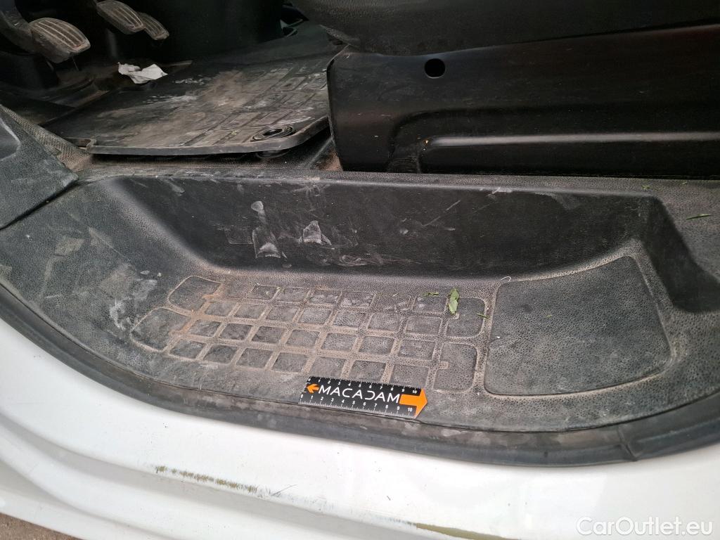  Peugeot  Expert  Fourgon Premium L3 2.0 HDi 120CV BVM6 E6dT #31