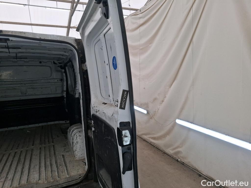  Renault  Trafic RENAULT  / 2019 / 4P / Fourgon tole FG GCF L1H1 1000 Energy dCi 145 EDC #102