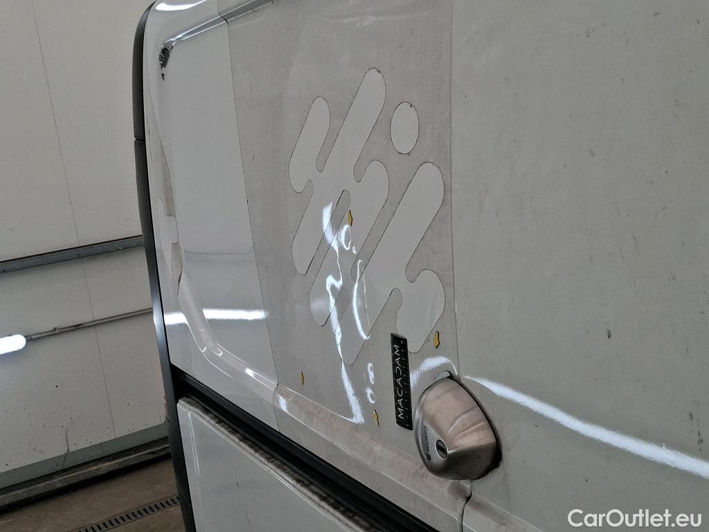  Renault  Trafic RENAULT  / 2019 / 4P / Fourgon tole FG GCF L1H1 1000 Energy dCi 145 EDC #5