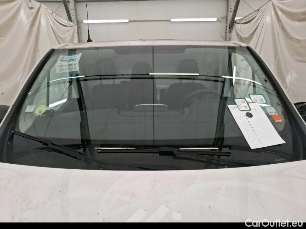  Renault  Trafic RENAULT  / 2019 / 4P / Fourgon tole FG GCF L1H1 1000 Energy dCi 145 EDC #122