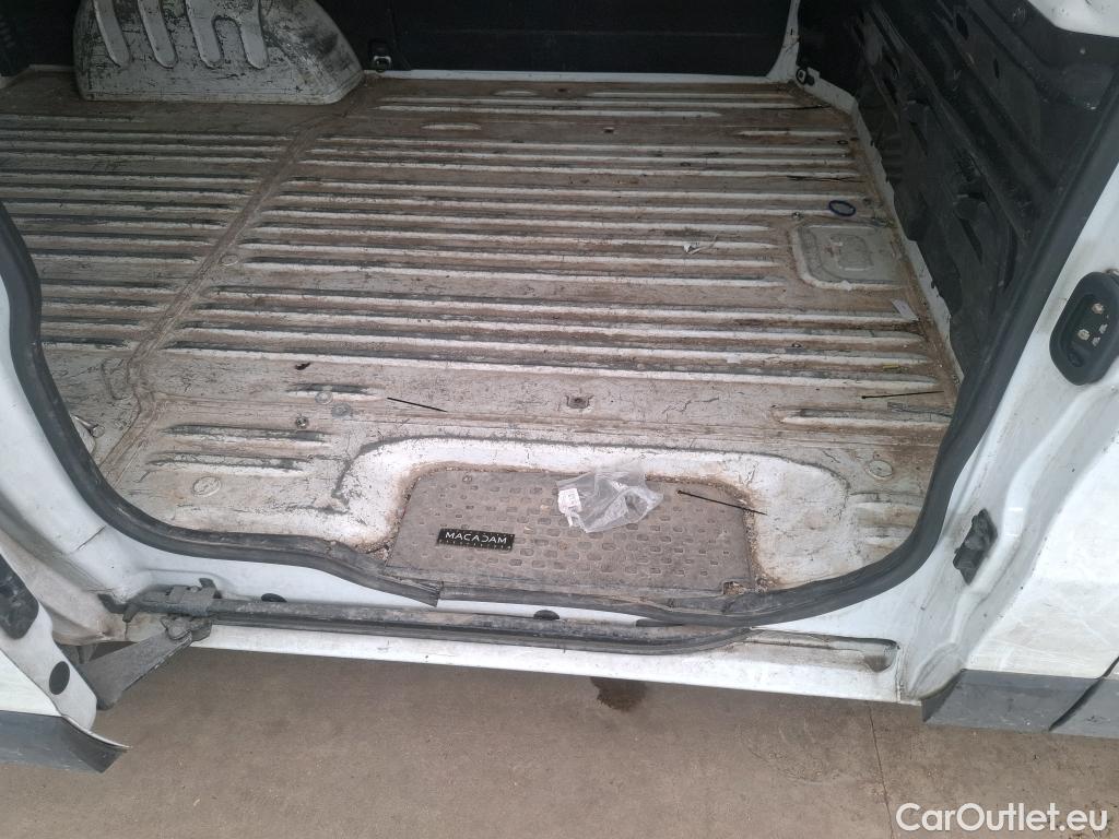  Renault  Trafic RENAULT  / 2019 / 4P / Fourgon tole FG GCF L1H1 1000 Energy dCi 145 EDC #98