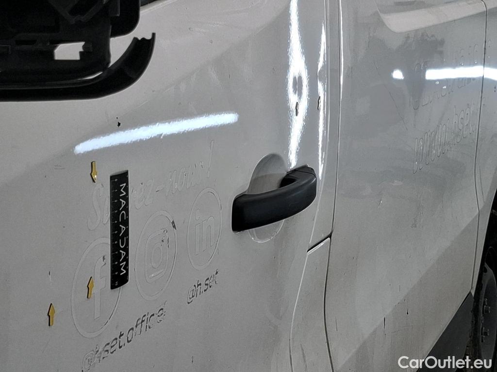  Renault  Trafic RENAULT  / 2019 / 4P / Fourgon tole FG GCF L1H1 1000 Energy dCi 145 EDC #78