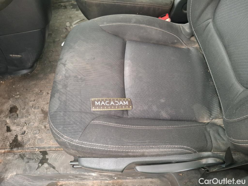  Renault  Trafic RENAULT  / 2019 / 4P / Fourgon tole FG GCF L1H1 1000 Energy dCi 145 EDC #135