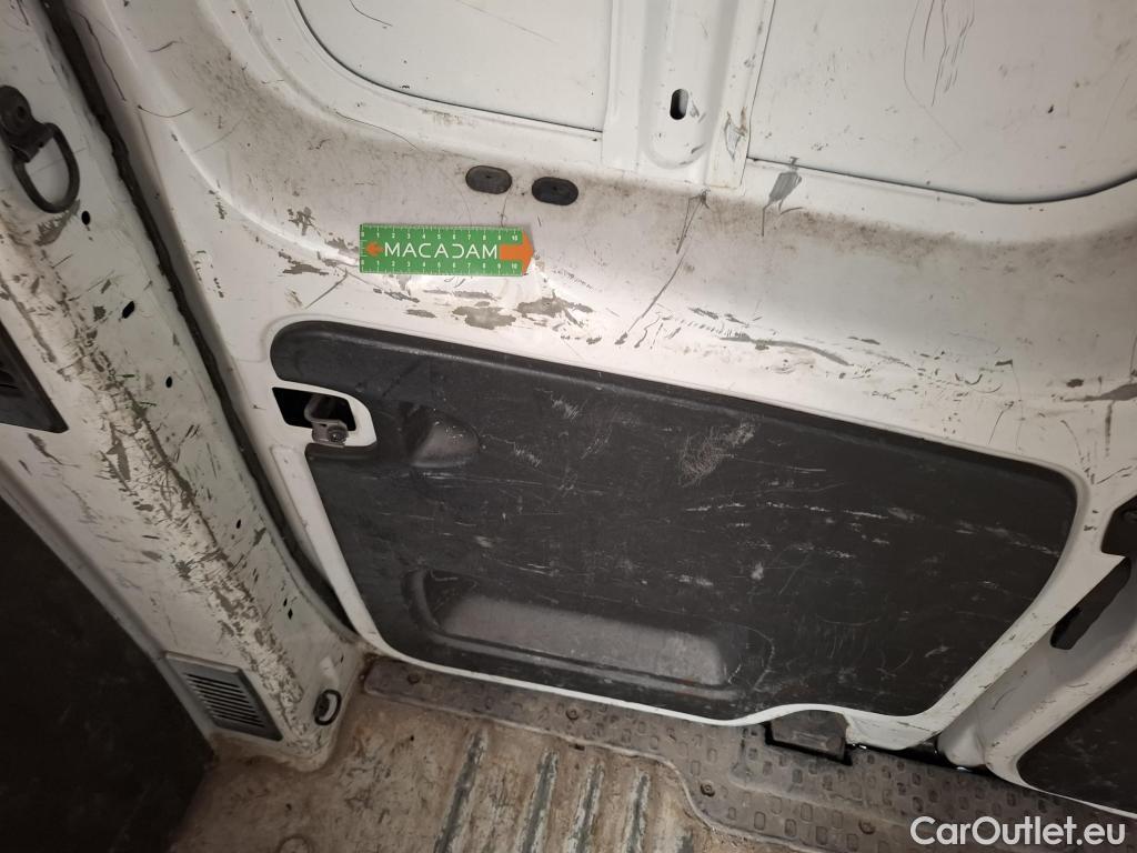  Renault  Trafic RENAULT  / 2019 / 4P / Fourgon tole FG GCF L1H1 1000 Energy dCi 145 EDC #92