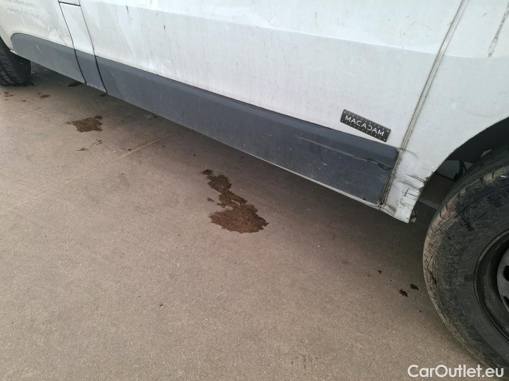  Renault  Trafic RENAULT  / 2019 / 4P / Fourgon tole FG GCF L1H1 1000 Energy dCi 145 EDC #84