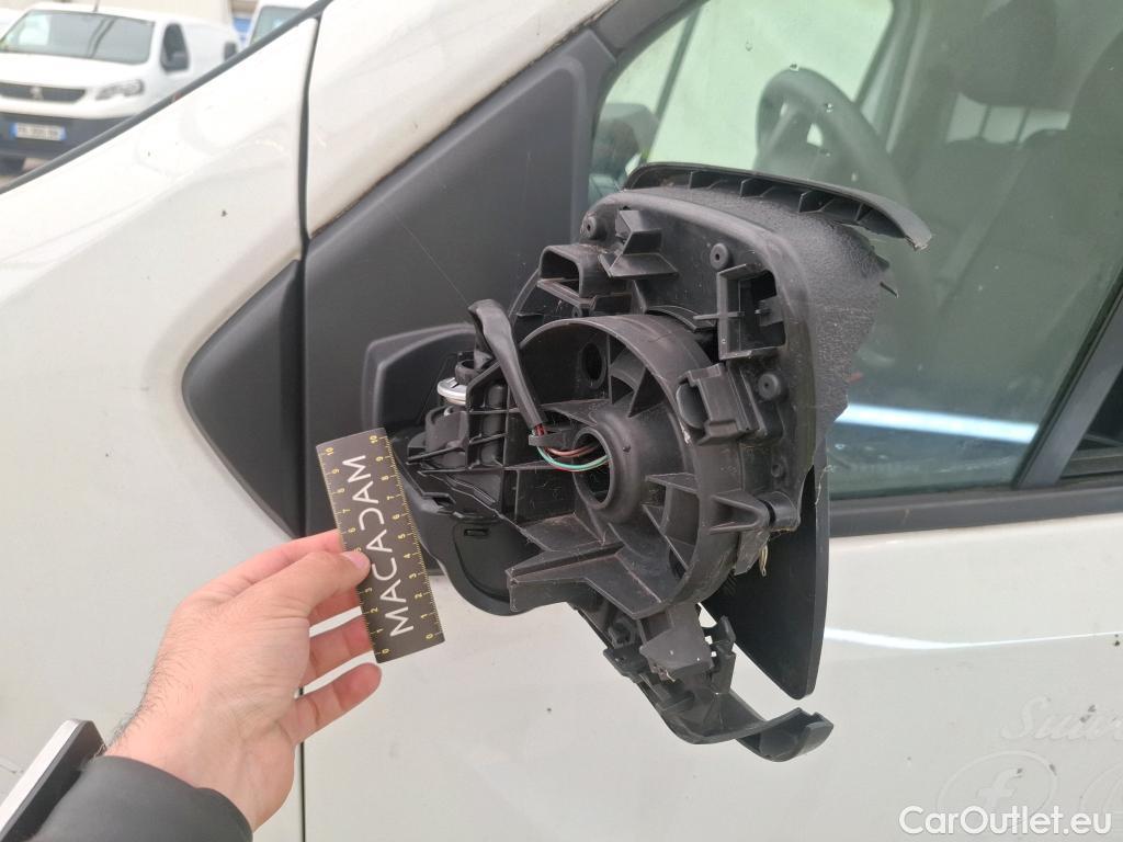  Renault  Trafic RENAULT  / 2019 / 4P / Fourgon tole FG GCF L1H1 1000 Energy dCi 145 EDC #118