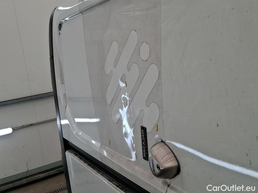  Renault  Trafic RENAULT  / 2019 / 4P / Fourgon tole FG GCF L1H1 1000 Energy dCi 145 EDC #6
