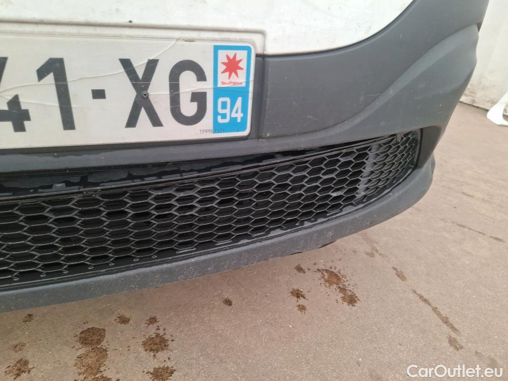  Renault  Trafic RENAULT  / 2019 / 4P / Fourgon tole FG GCF L1H1 1000 Energy dCi 145 EDC #138