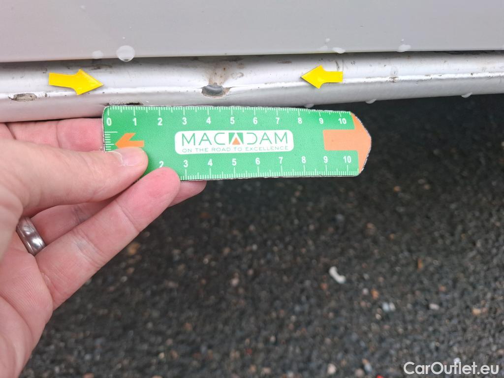  Volkswagen  Crafter  Fourgon Fourgon 35 mittlerer Radstand mit Hochdach FWD 2.0 140CV BVM6 #21