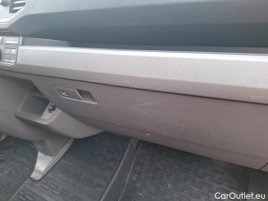  Volkswagen  Crafter  Fourgon Fourgon 35 mittlerer Radstand mit Hochdach FWD 2.0 140CV BVM6 #32
