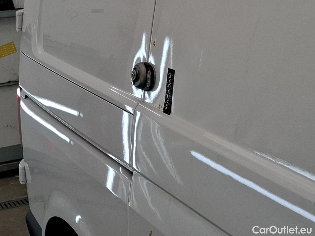  Volkswagen  Transporter VOLKSWAGEN  / 2019 / 4P / Fourgon tôlé 2.0 TDi 110 L1H1 Business #29