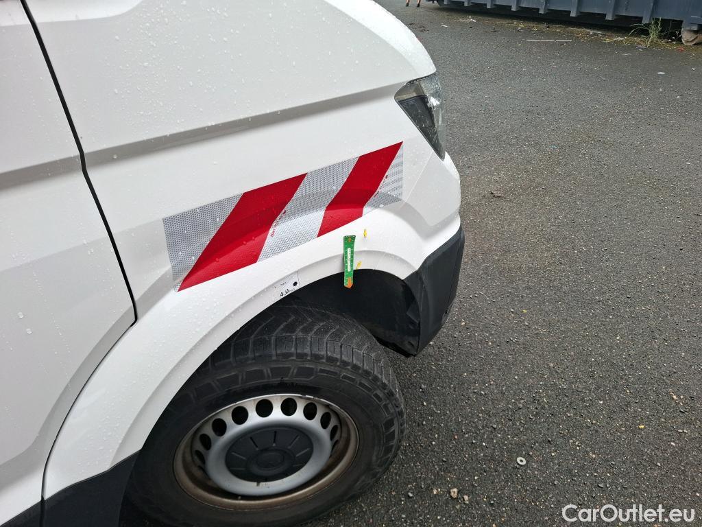  Volkswagen  Crafter  Fourgon Fourgon 35 mittlerer Radstand mit Hochdach FWD 2.0 140CV BVM6 #27