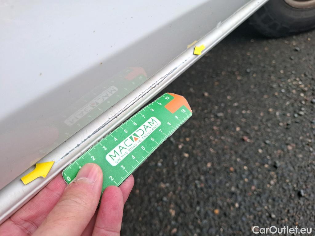  Volkswagen  Crafter  Fourgon Fourgon 35 mittlerer Radstand mit Hochdach FWD 2.0 140CV BVM6 #23
