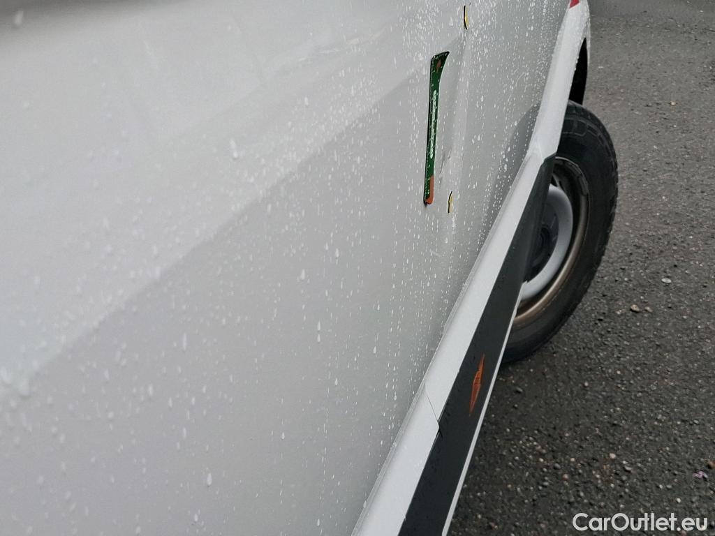  Volkswagen  Crafter  Fourgon Fourgon 35 mittlerer Radstand mit Hochdach FWD 2.0 140CV BVM6 #12