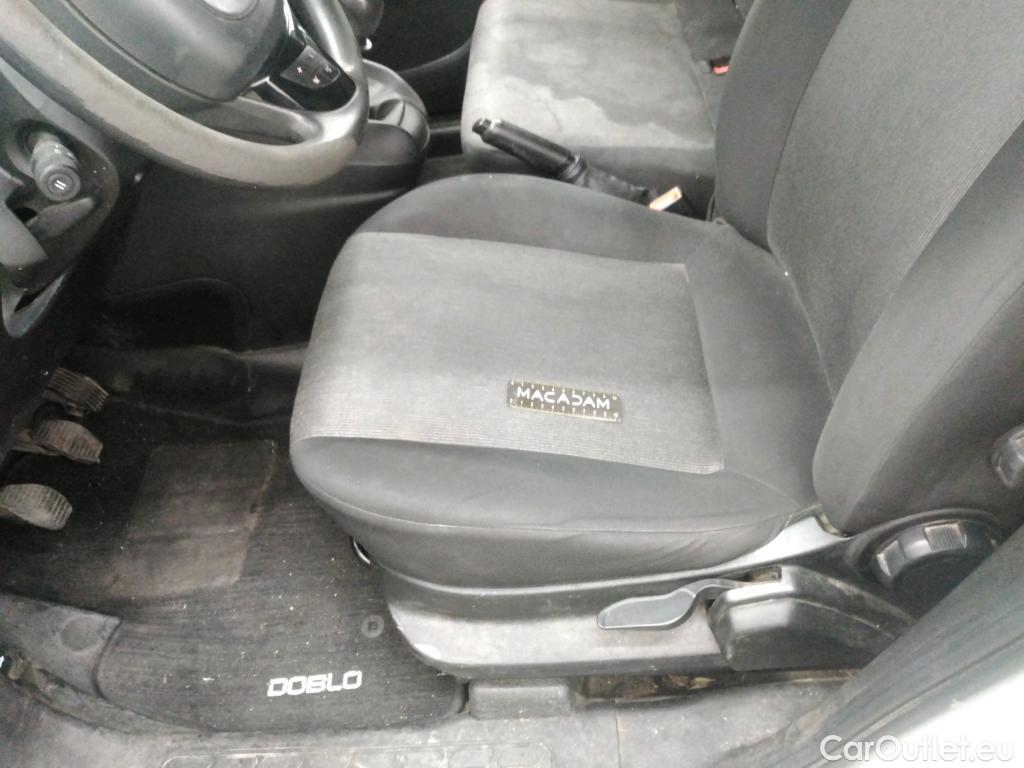  Fiat  Doblo FIAT Doblò Cargo / 2015 / 4P / Fourgonnette 1.6 Multijet 105 Pack Professional (ex 255V) #22