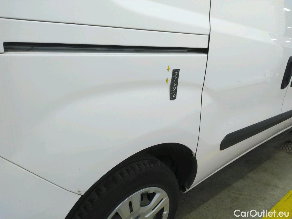 Fiat  Doblo FIAT Doblò Cargo / 2015 / 4P / Fourgonnette 1.6 Multijet 105 Pack Professional (ex 255V) #31