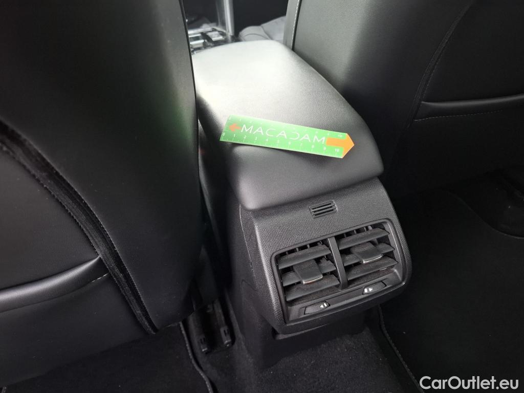  Citroen  C4  Berline Shine Pack 1.5 BlueHDI 130CV BVA8 E6d #51
