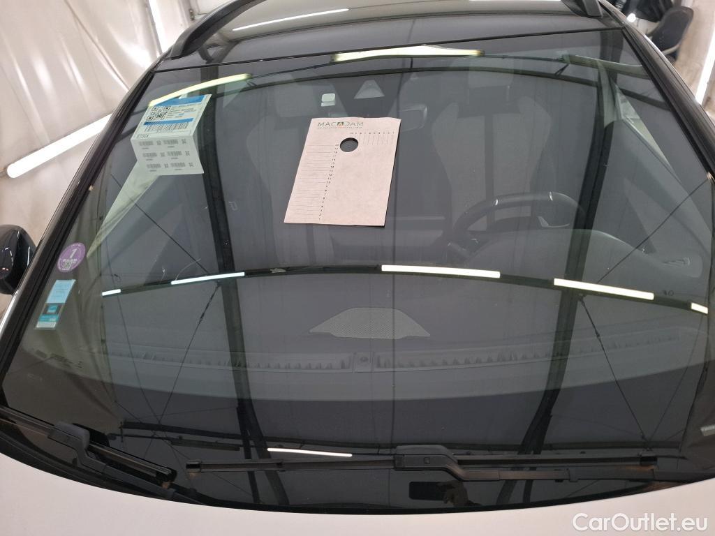  Peugeot  3008 PEUGEOT  / 2020 / 5P / SUV 1.6 HYBRID4 300 E-EAT8 GT Pack #44