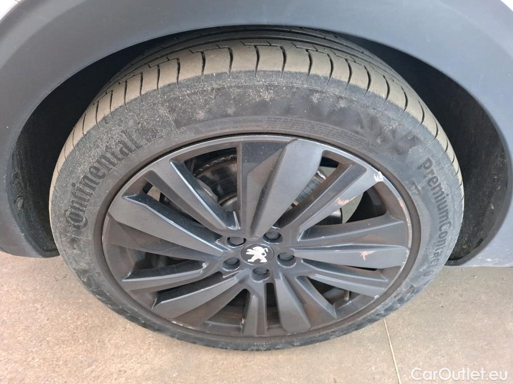  Peugeot  3008 PEUGEOT  / 2020 / 5P / SUV 1.6 HYBRID4 300 E-EAT8 GT Pack #21