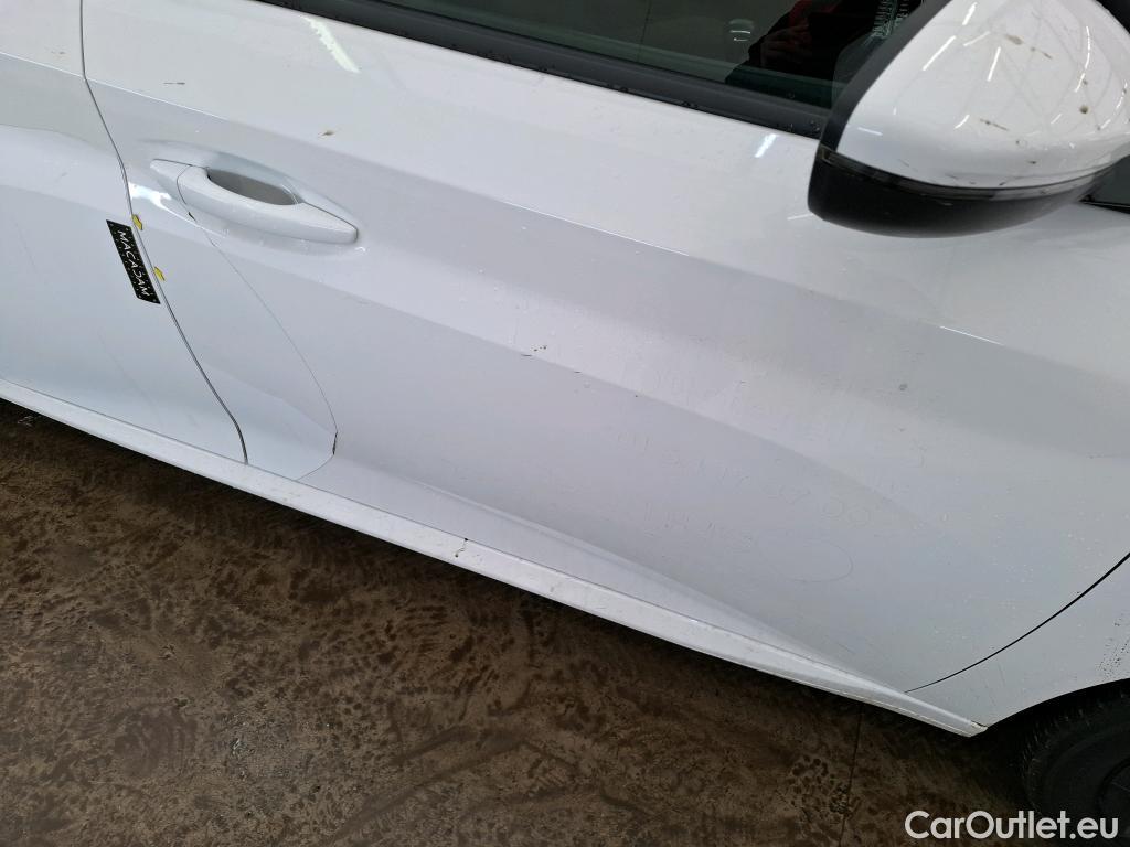  Peugeot  208  Allure Business 1.2 PureTech 100CV BVM6 E6d #1