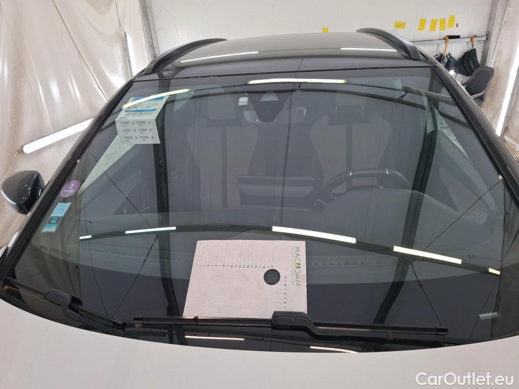  Peugeot  3008 PEUGEOT  / 2020 / 5P / SUV 1.6 HYBRID4 300 E-EAT8 GT Pack #42
