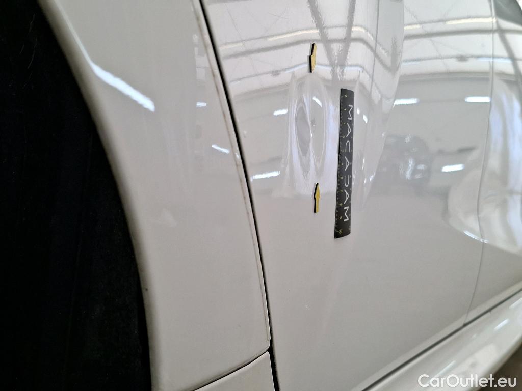  Toyota  Yaris TOYOTA  Hybride / 2019 / 5P / Berline Hybride 116h Dynamic Business Beyond Zer #2