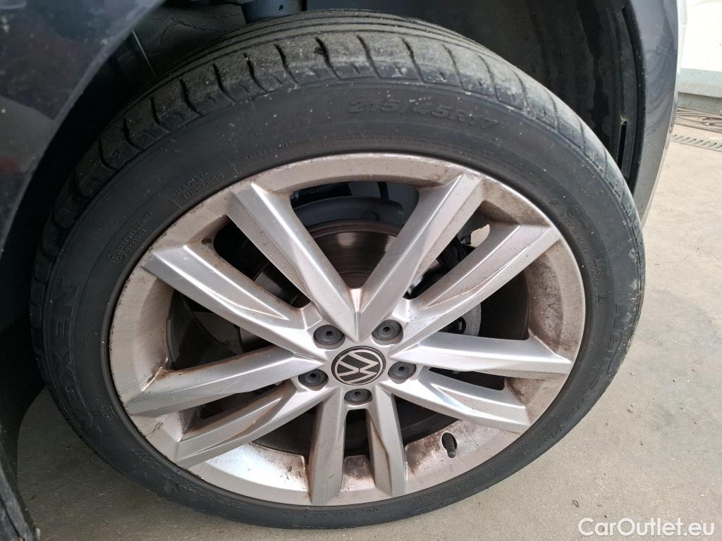  Volkswagen  Polo VOLKSWAGEN  / 2017 / 5P / Berline 1.0 TSI 95 DSG7 Carat #13