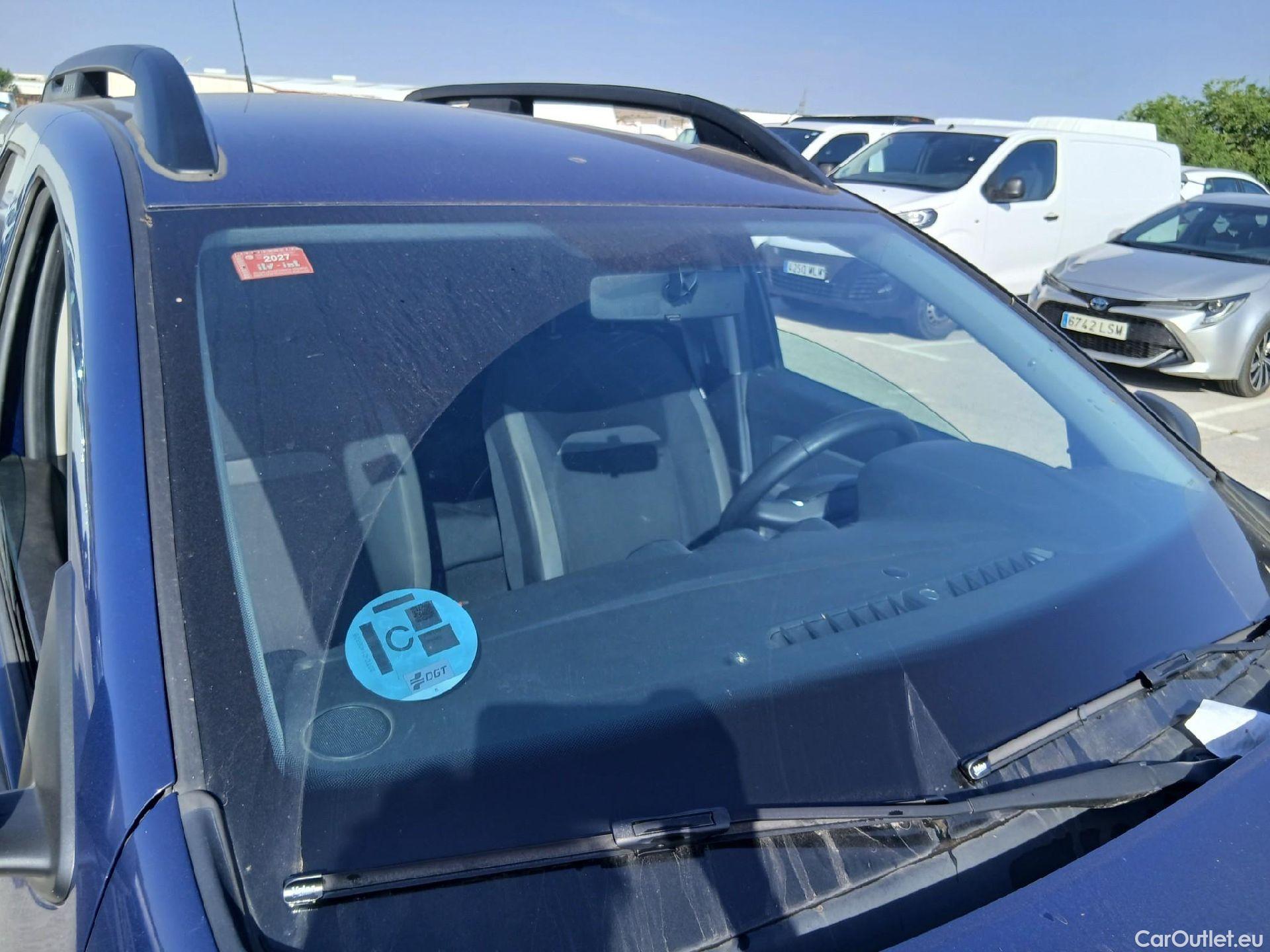  Dacia  Duster DACIA  / 2018 / 5P / todoterreno Essential Blue dCi 85kW (115CV) 4X4 #2