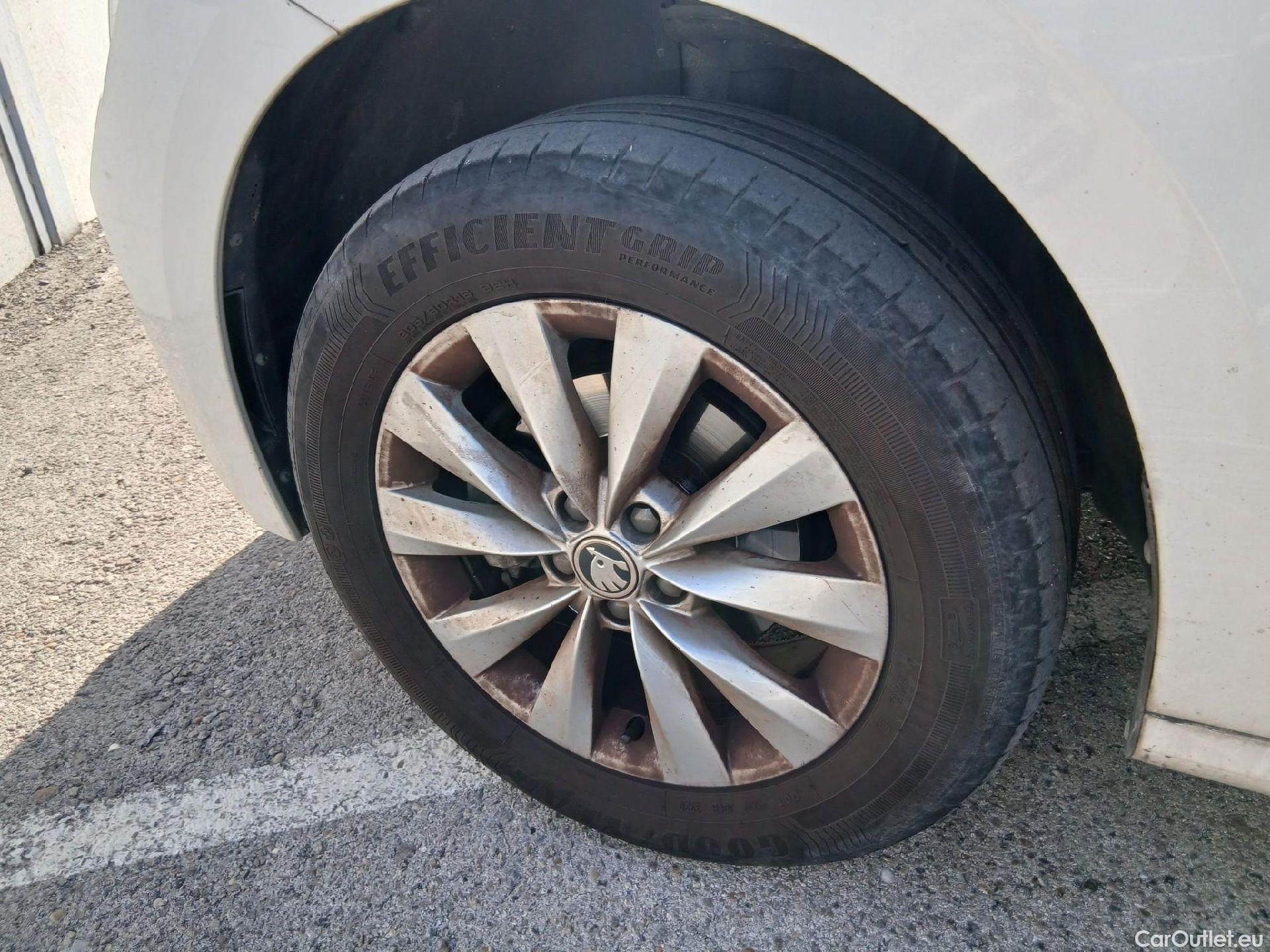  Skoda  KAMIQ SKODA  1.0 TSI 81kW (110CV) DSG Ambition #7