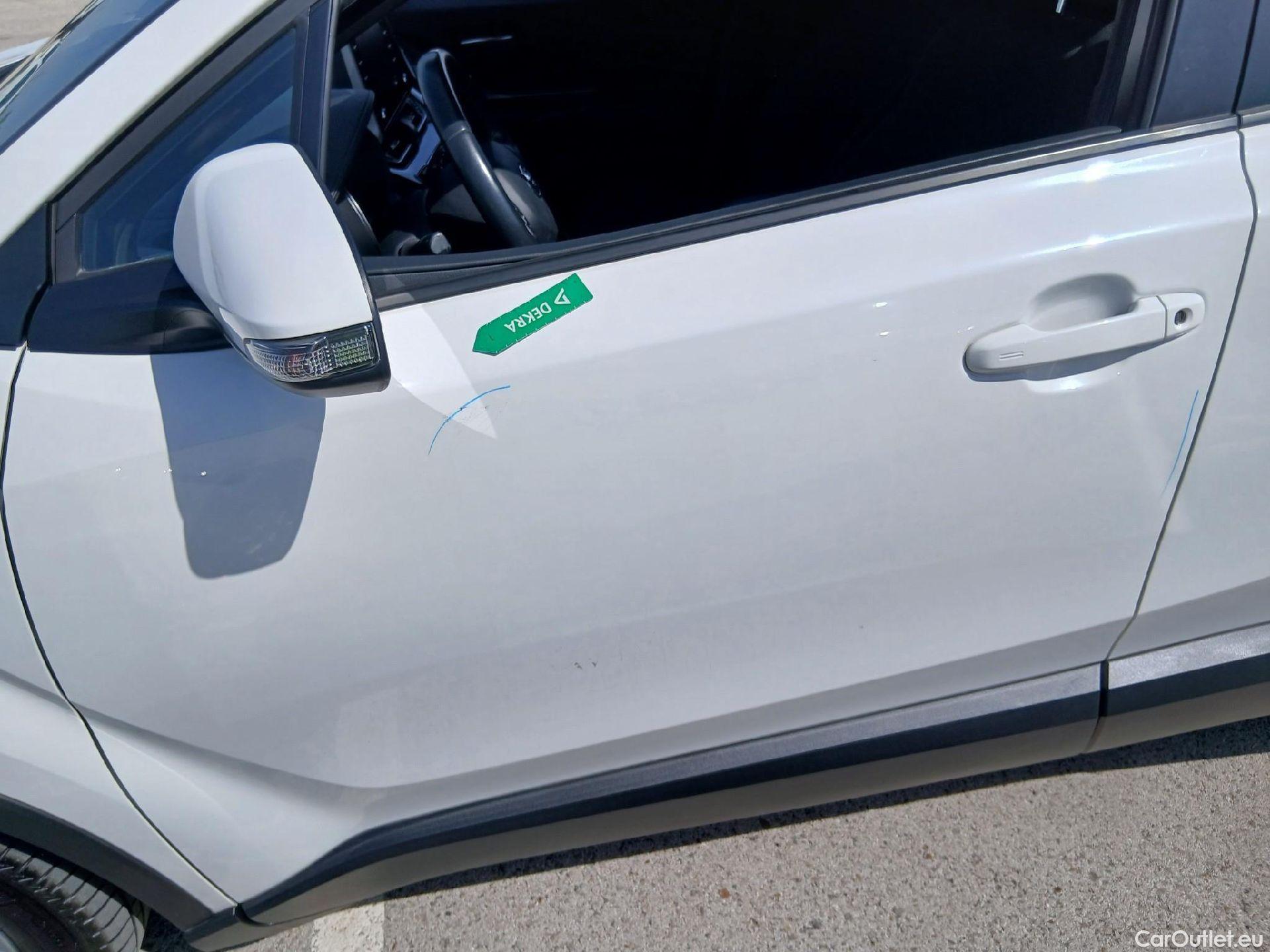  Toyota  C-HR TOYOTA  / 2019 / 5P / todoterreno 1.8 125H Active #12