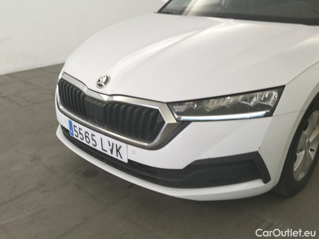 Skoda  Octavia SKODA  / 2020 / 5P / familiar Combi 1.0 TSI 81kW(110CV) DSG mHEV Ambi. #7