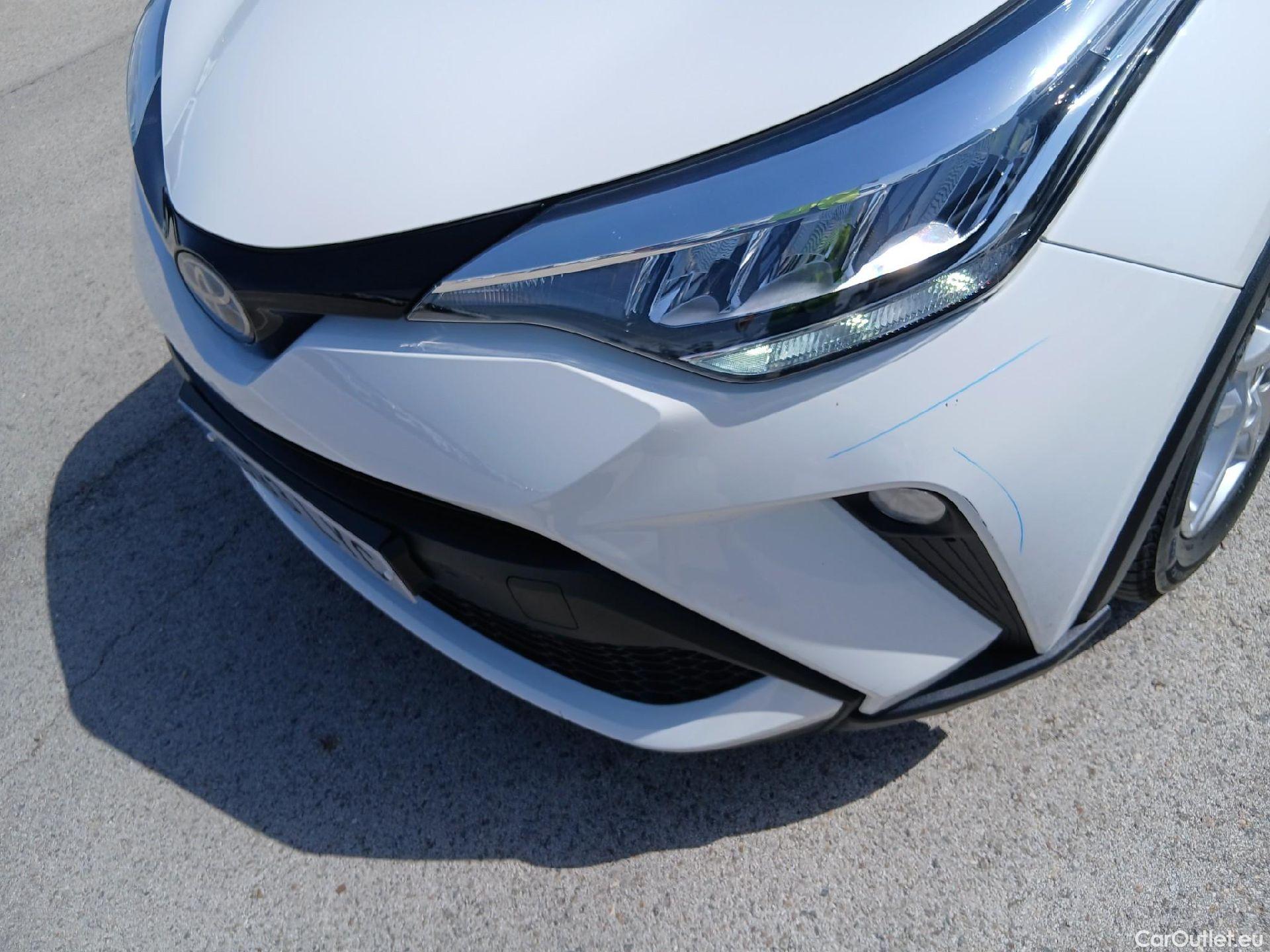  Toyota  C-HR TOYOTA  / 2019 / 5P / todoterreno 1.8 125H Active #4