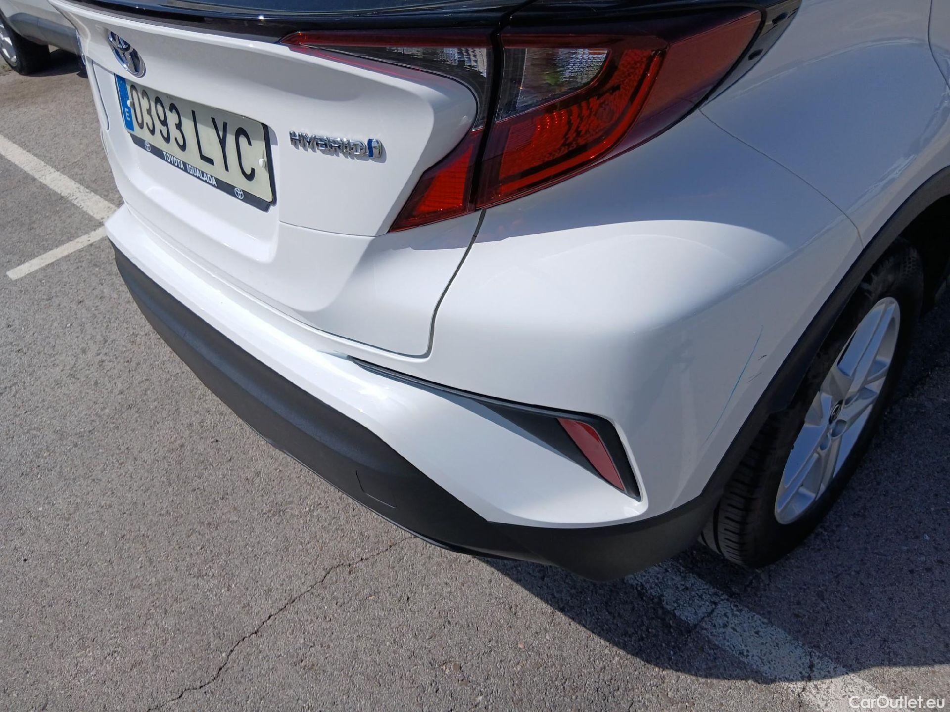  Toyota  C-HR TOYOTA  / 2019 / 5P / todoterreno 1.8 125H Active #15