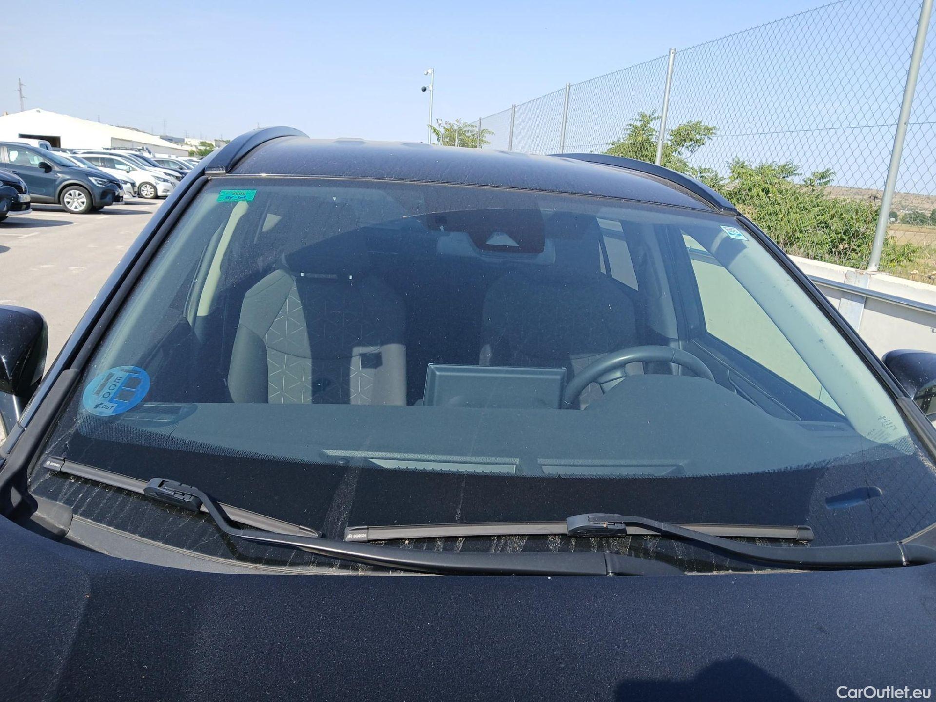  Toyota  RAV4 TOYOTA  / 2018 / 5P / todoterreno 2.5l 220H Advance 4WD #4