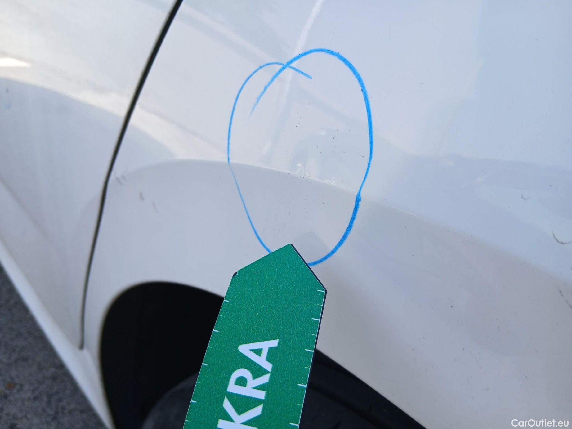  Skoda  KAMIQ SKODA  1.0 TSI 81kW (110CV) DSG Ambition #18