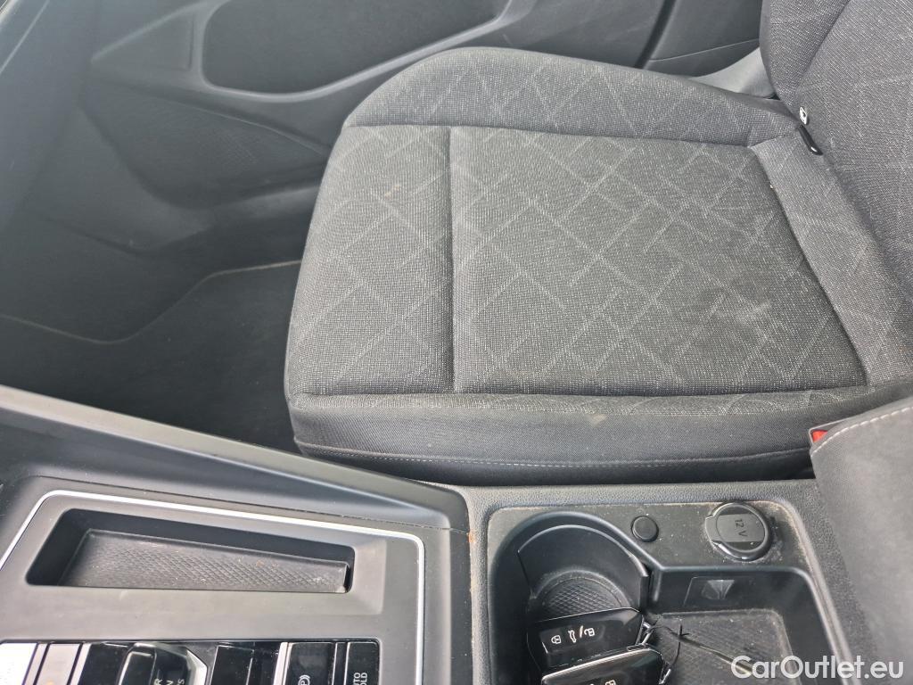  Volkswagen  Golf  VOLKSWAGEN / 2020 / 5P / familiar Life 2.0 TDI 85kW (115CV) DSG Variant #15