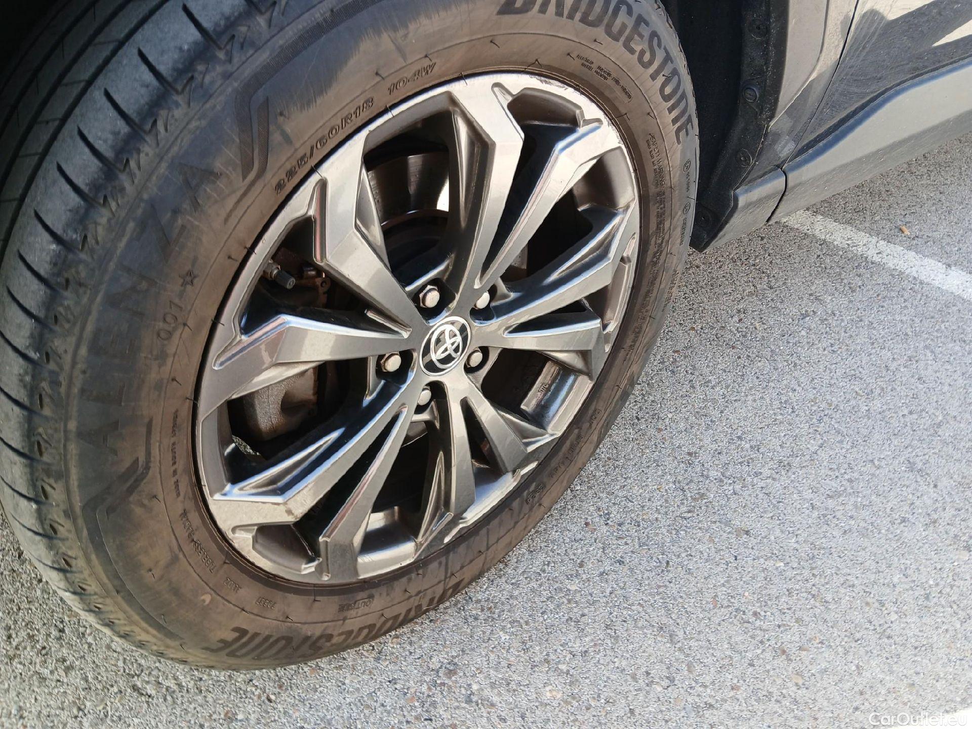  Toyota  RAV4 TOYOTA  / 2018 / 5P / todoterreno 2.5l 220H Advance 4WD #5
