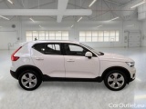  Volvo  XC 40 VOLVO XC40 / 2017 / 5P / SUV T2 MOMENTUM PRO #7