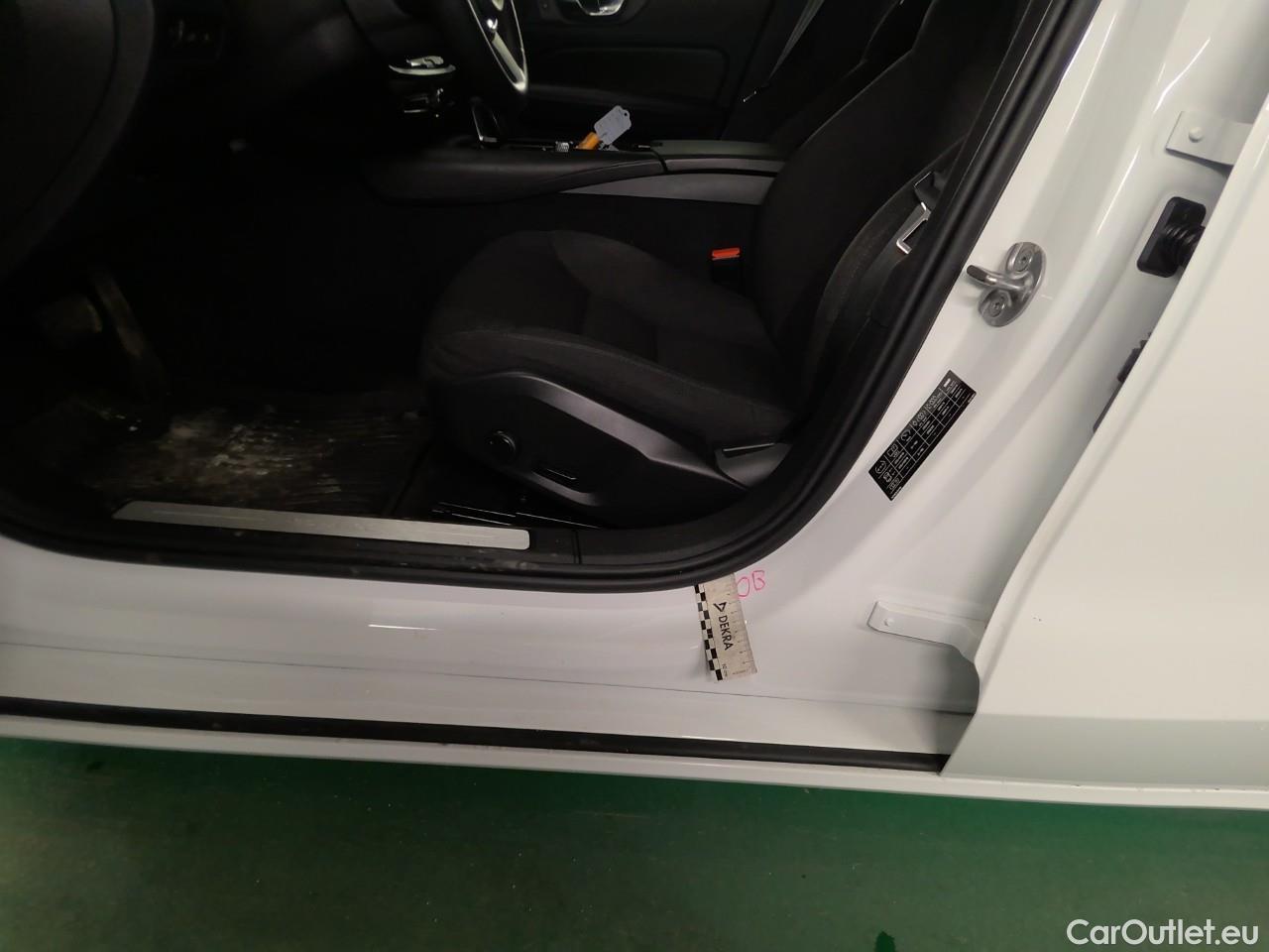  Volvo  V60  T6 350 Ins.Ex.Rec. AWD Aut #17