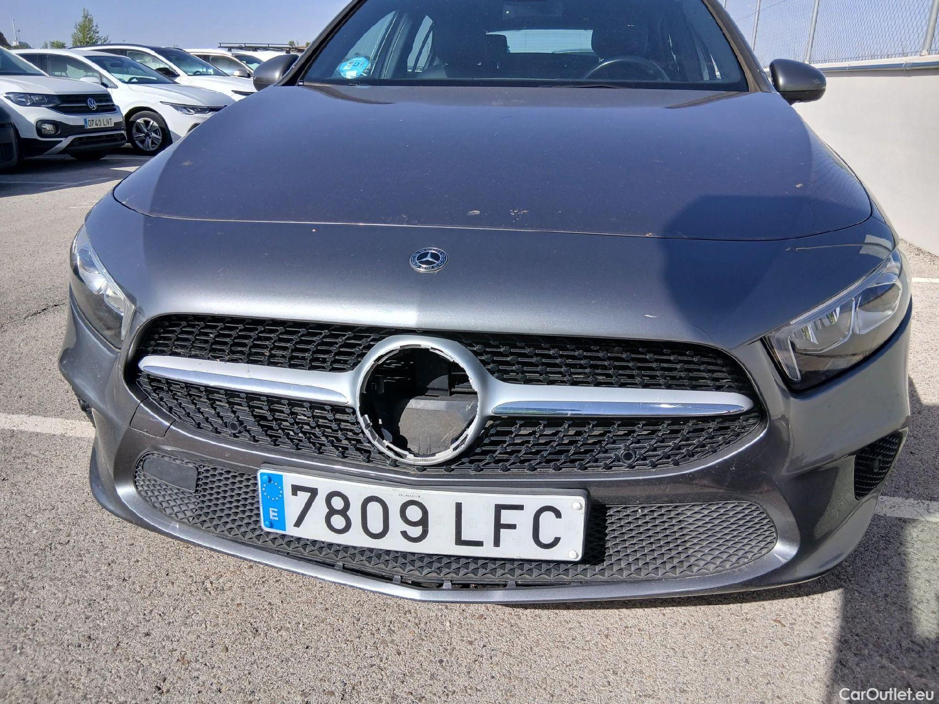  Mercedes  A-Klasse MERCEDES-BENZ Clase A / 2018 / 5P / berlina con portón A 180 d #8